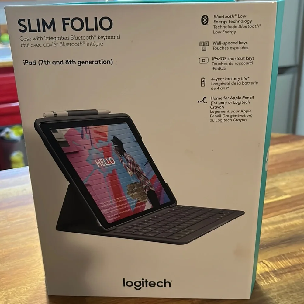 Logitech iPad (7th & 8th generation) case with integrated Bluetooth Keyboard